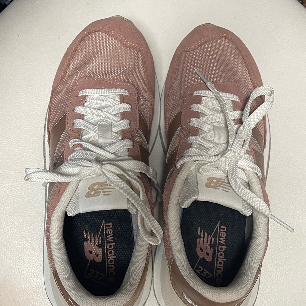 New Balance 237 Women's Rose and Beige Sneakers 8.5 - Picture 4 of 7